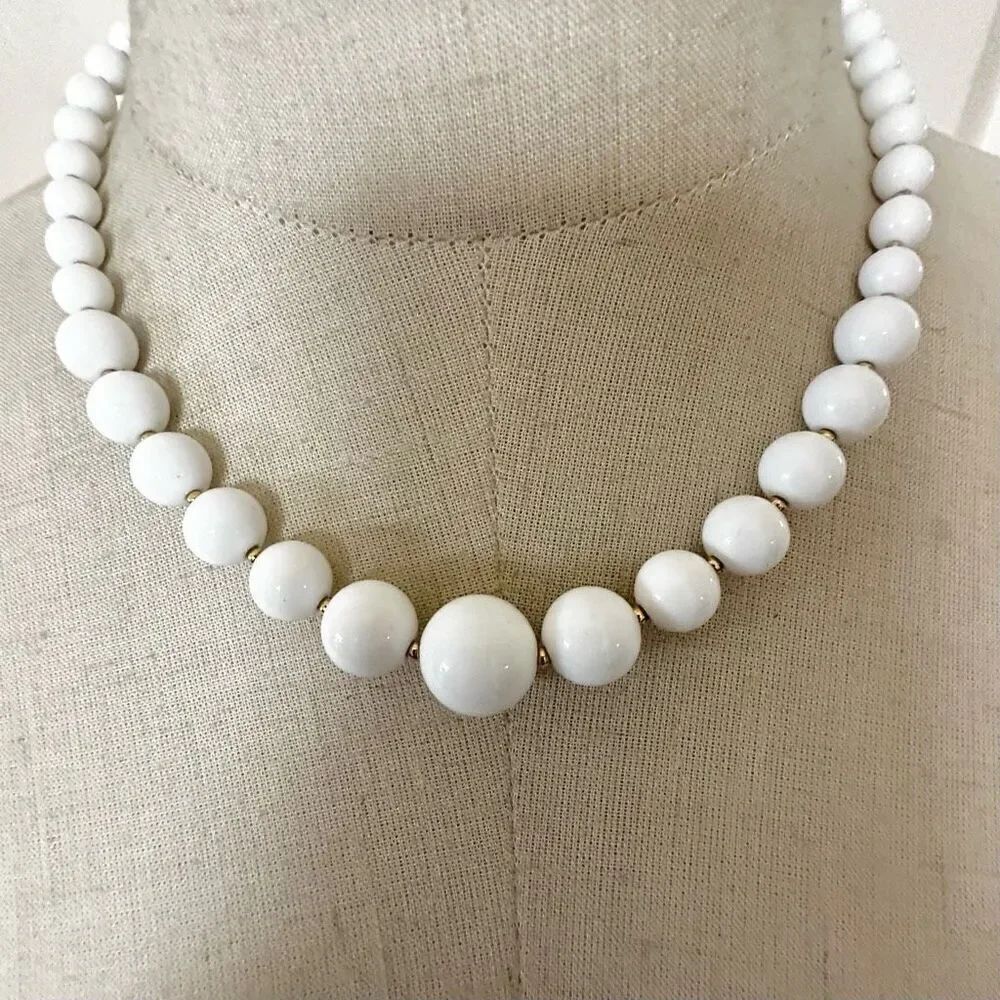 White beaded gold tone vintage necklace